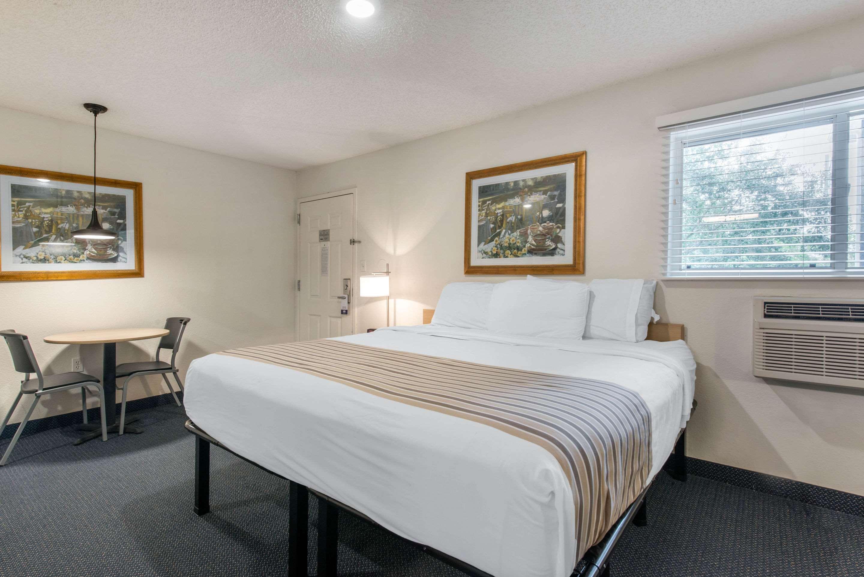 Hotel Suburban North I-4 Lakeland