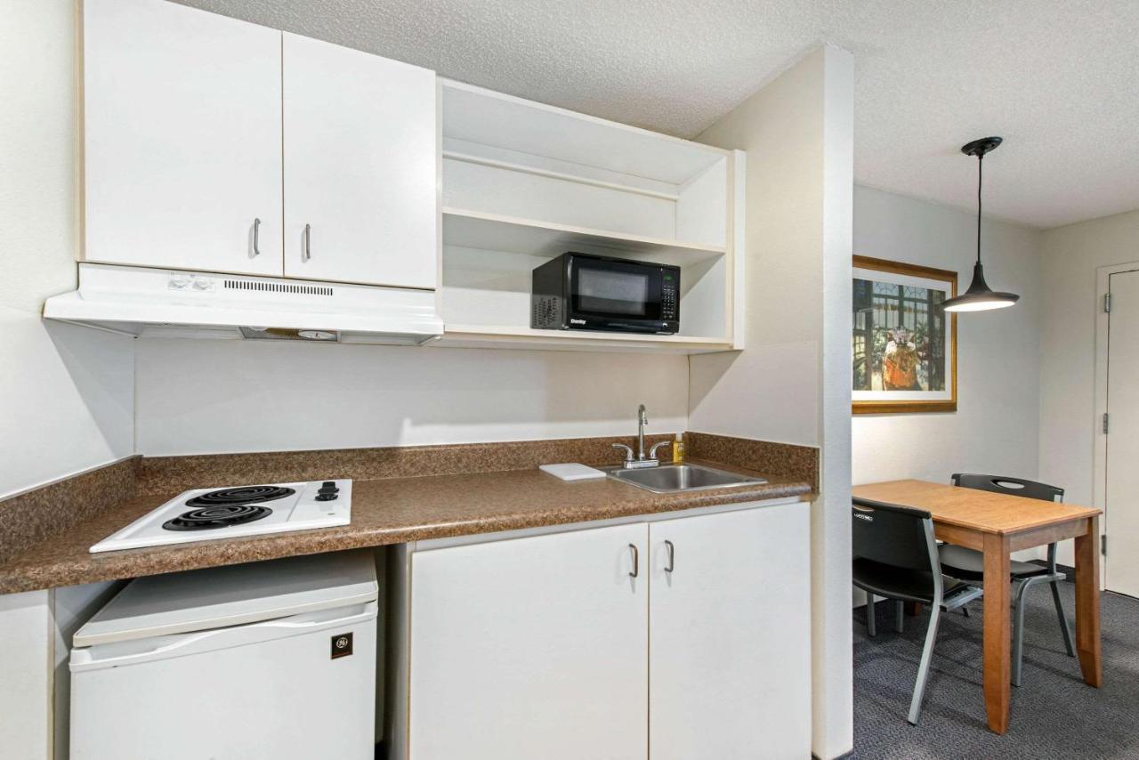Hotel Suburban North I-4 Lakeland