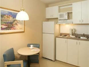 Hotel Suburban North I-4